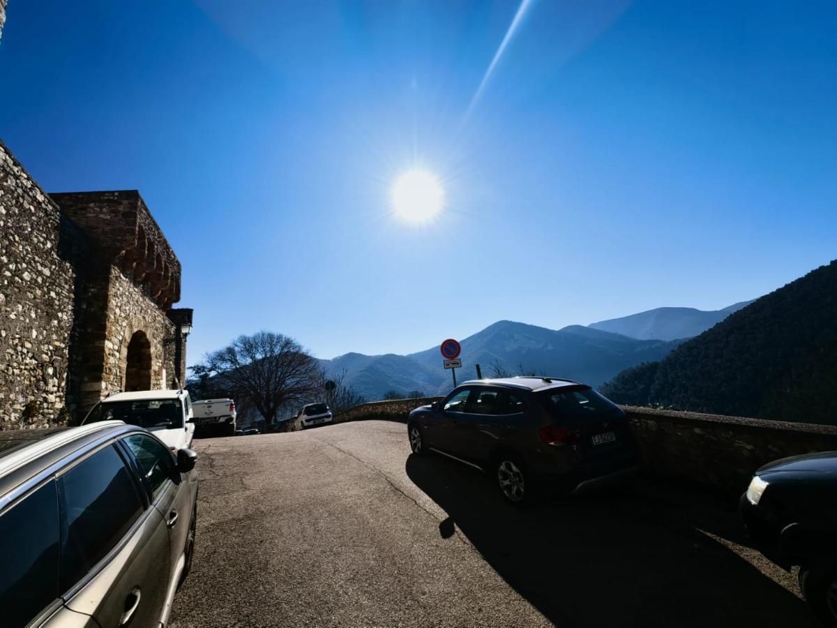 Ferienwohnung Borgo Nel Tempo Collestatte Exterior foto
